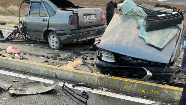 Türkiyədə avtomobil iki yerə bölündü - Ölən və yaralananlar var