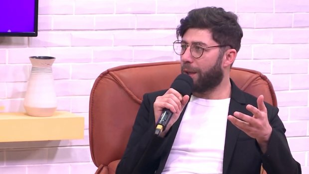 Samir Cavadzadə: “Toyda həmkarım məni görən kimi səhnədən 45 dəqiqə düşmür” - VİDEO
