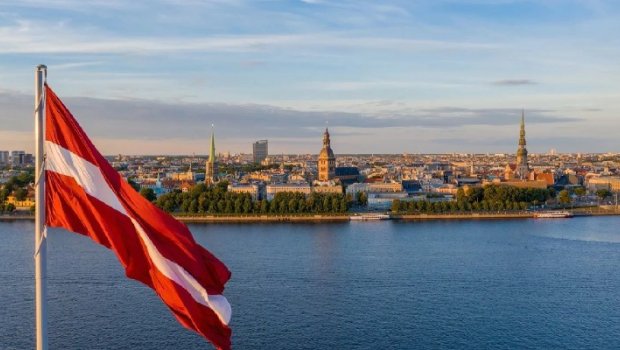 Latviya minə yaxın rusiyalını ölkədən çıxarmaq niyyətindədir