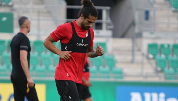 “Neftçi”dən ayrılan futbolçu İsrail klubuna keçdi