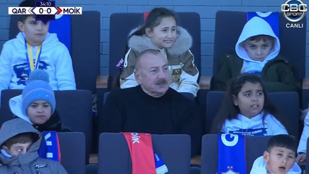 Prezident oyunu şəhid övladları ilə birlikdə izləyir – VİDEO  