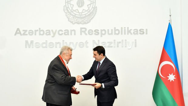 Yuli Qusmana “Şərəf” ordeni təqdim edilib - FOTO