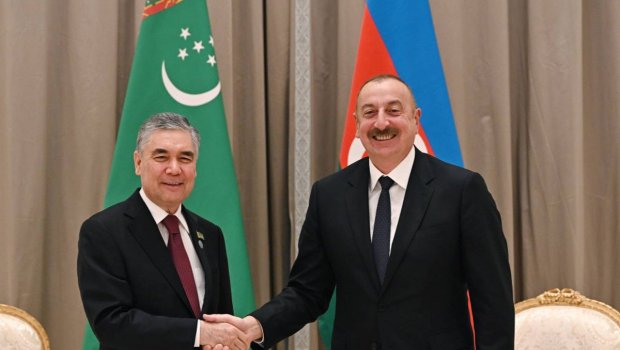 Qurbanqulu Berdiməhəmmədov İlham Əliyevi TƏBRİK ETDİ 