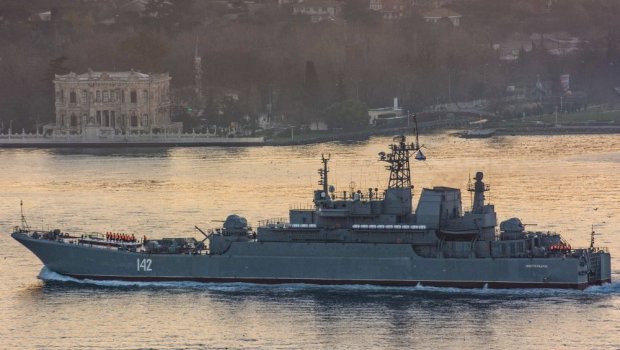 Ukrayna Rusiyanın hərbi gəmisini vurdu - VİDEO