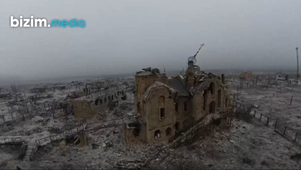 Rusiya Donetsk yaxınlığındakı Marinka şəhərinin görüntülərini paylaşdı – VİDEO  