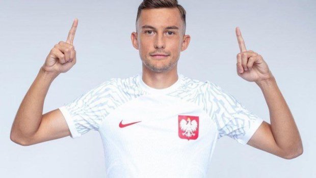 “Qalatasaray” Polşa millisinin üzvünü transfer edir