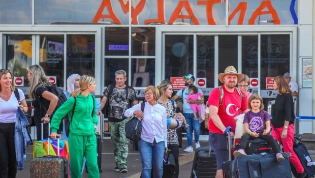 Dekabrda Antalyaya nə qədər turist gəlib?