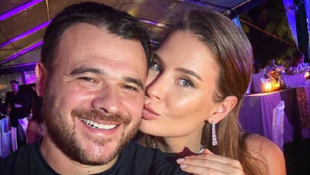 Xalq artisti Emindən xanımı ilə Yeni il PAYLAŞIMI - FOTO