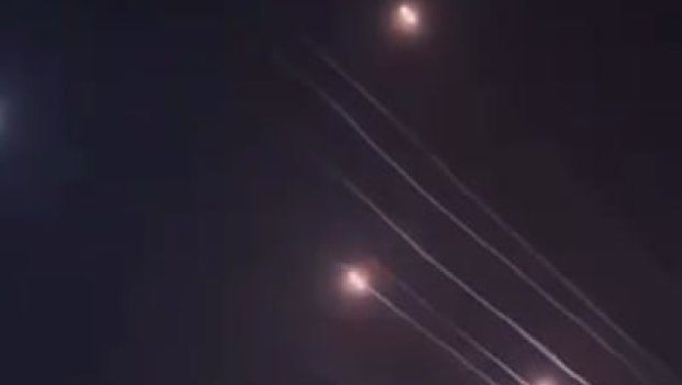 HƏMAS Yeni il gecəsi İsrail şəhərlərini raket atəşinə TUTDU – VİDEO 