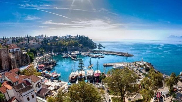 Antalya ötən il rekord sayda turist qəbul edib