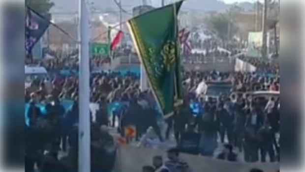 Qasım Süleymaninin dəfn olunduğu qəbiristanlığın yanında 2 partlayış oldu - VİDEO
