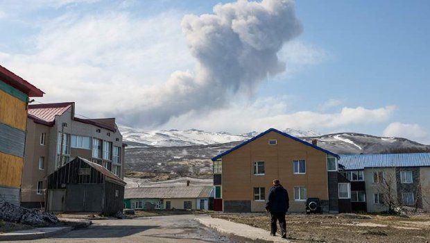 Rusiyada vulkan PÜSKÜRDÜ 