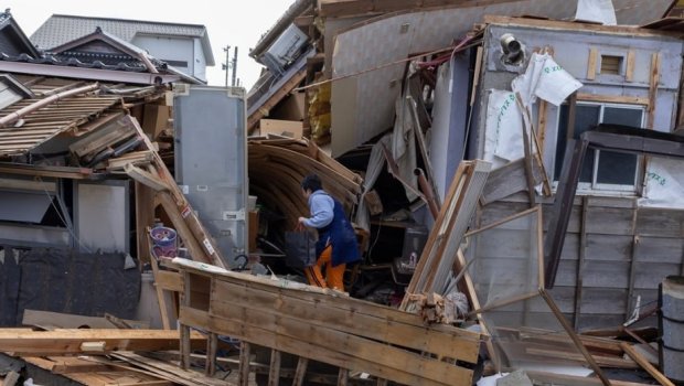 Yaponiyada zəlzələdə ölənlərin sayı 120 nəfəri ötdü