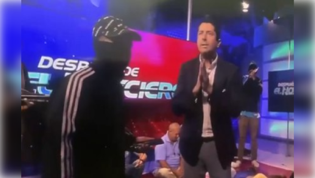 Ekvadorda canlı yayıma silahlı BASQIN: Jurnalistlər girov götürüldü – VİDEO 