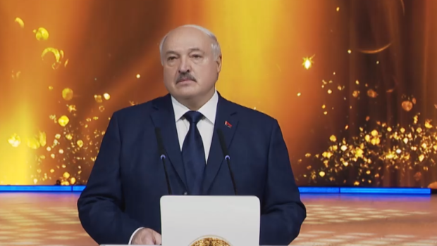 Lukaşenko: “Bütün dünya alovlara qərq ola bilər” – VİDEO 