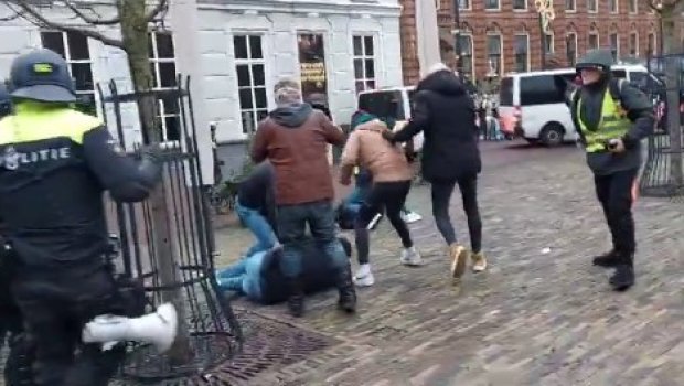 Hollandiyada Quranın yandırılmasına etiraz olaraq NÜMAYİŞLƏR KEÇİRİLİR - VİDEO