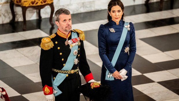 X Frederik Danimarkanın yeni Kralı oldu