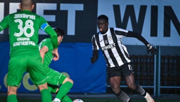 “Neftçi” “Lokomotiv”in üzvü ilə RAZILIĞA GƏLDİ