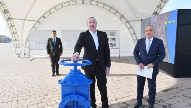 İlham Əliyev Neftçala şəhərinin içməli su təchizatı sistemlərini işə salıb - VİDEO