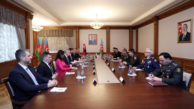 Azərbaycan və Slovakiya arasında hərbi sahədə müzakirələr aparılıb - FOTO/VİDEO