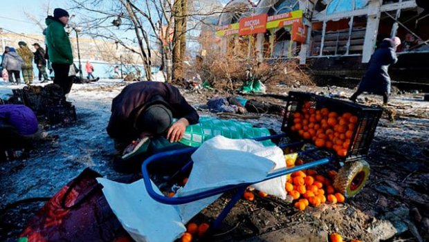 Ukrayna ordusu Donetsk bazarına mərmi atdı - 18 ölü, 13 yaralı var - VİDEO