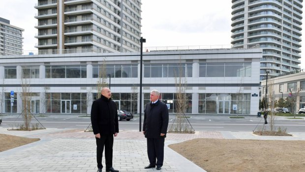 Prezident Bakı Ağ Şəhərin Mərkəzi Park Kvartalında - FOTO/VİDEO