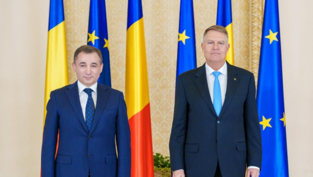 Səfirimiz etimadnaməsini Rumıniya prezidentinə təqdim etdi - FOTO