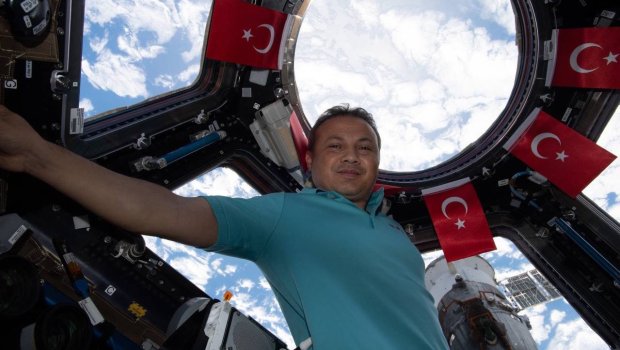 İlk türk astronavtdan kosmosdan yeni PAYLAŞIM - FOTO