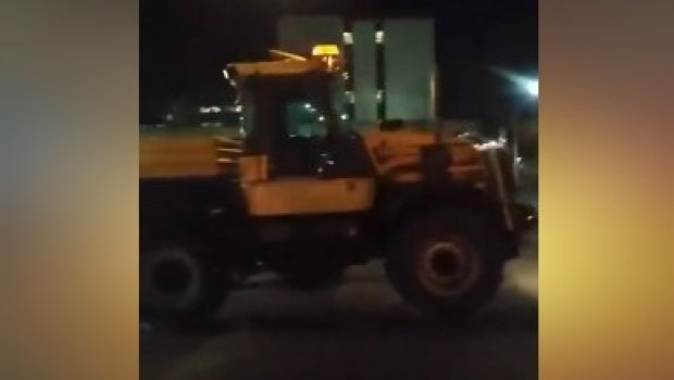 Almaniyalı fermerlər televiziya və radio stansiyalarının girişini bağlayırlar - VİDEO 