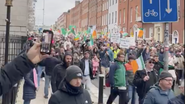 İrlandiyada da etirazlar BAŞLADI - ANBAAN VİDEO 