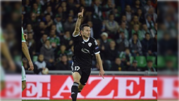 Daha bir veteran futbolçu minifutbola keçir