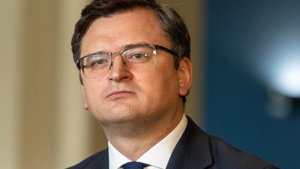 Ukraynanın xarici işlər nazirini it dişlədi - FOTO