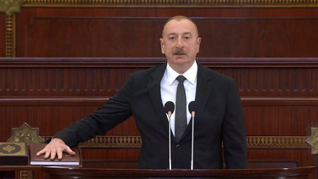 Milli Məclisdə tarixi anlar - VİDEO