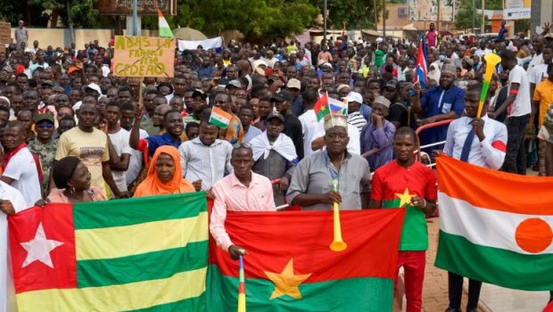 Niger hərbi rejiminin başçısı Fransadan müstəmləkə talanına görə təzminat TƏLƏB EDİB