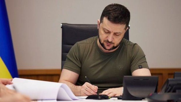 Zelenski Ukraynada çətənənin leqallaşdırılması haqqında qanun İMZALADI