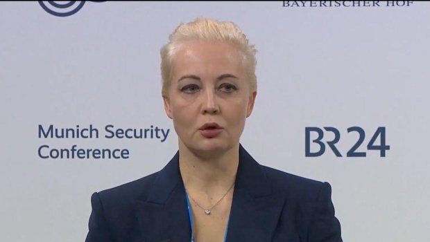 Navalnının arvadının Münxendə Putin əleyhinə çıxışı ayaqüstə ALQIŞLANDI - VİDEO