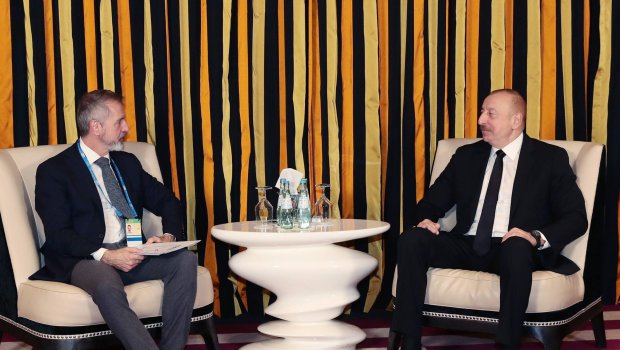 İlham Əliyev “Indra” şirkətinin prezidenti ilə görüşdü – FOTO 