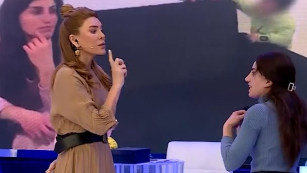 Xoşqədəm qadın iştirakçıya qəzəblənib onu efirdən qovdu - VİDEO