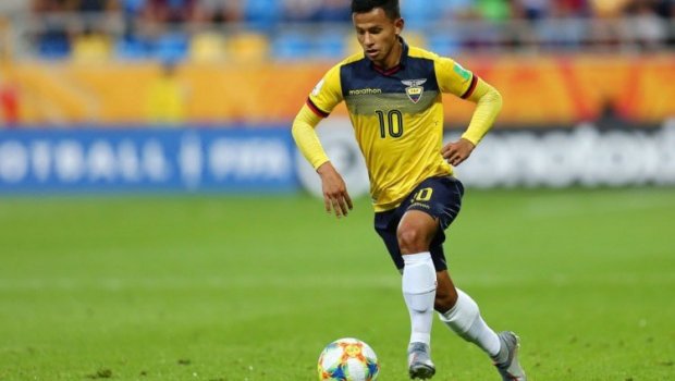 “Sumqayıt” ekvadorlu futbolçunu TRANSFER ETDİ 