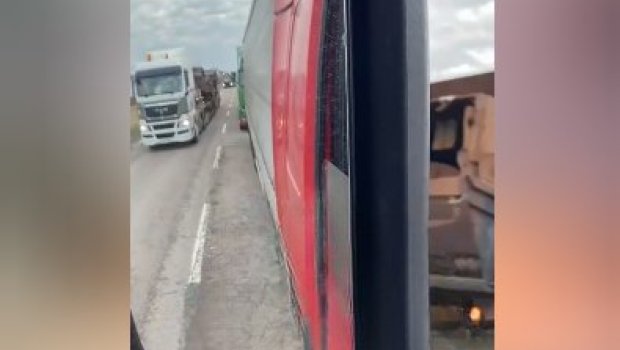 Ukrayna taxılına görə şikayətlənən polşalı fermerlərə ukraynalılardan ƏYANİ SÜBUT - VİDEO