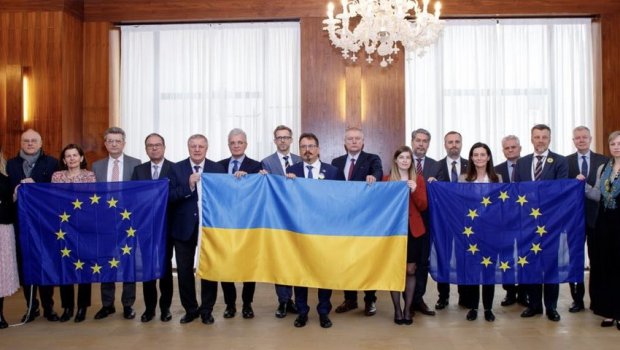 Aİ-nin Azərbaycandakı səfirləri münaqişənin ildönümündə Ukraynaya dəstəklərini bildiriblər - FOTO