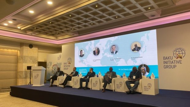 Fransanın müstəmləkəçilik siyasətinin müzakirə olunduğu tədbirdə Makrona açıq məktub ünvanlanıb - FOTO/VİDEO