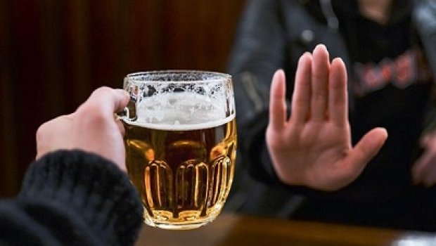 İngiltərə və Avstraliyada gənclər niyə spirtli içkilərdən imtina edirlər?