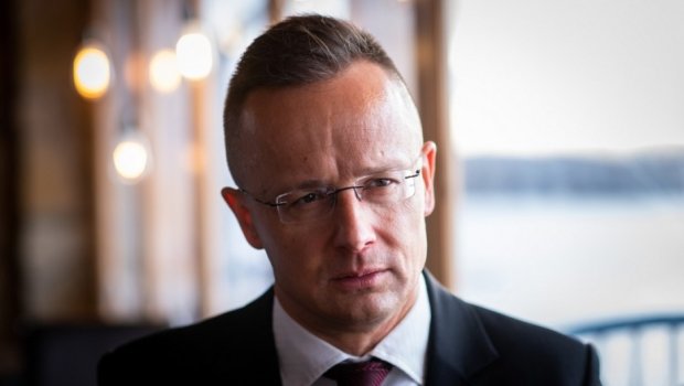 Macarıstanın xarici işlər naziri Makronu tənqid etdi