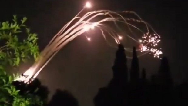 İsrail Livanla müharibə ASTANASINDA: Ölkə kütləvi raket atəşinə tutulur - VİDEO