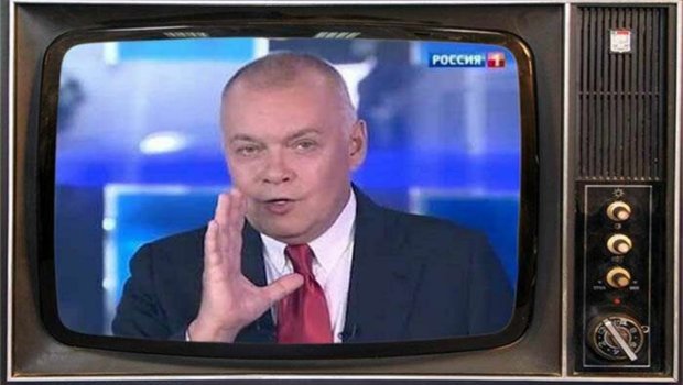 Latviyada Rusiya televiziyalarına baxanlar cərimələndi, TV texniki isə HƏBS EDİLDİ