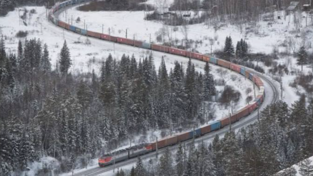 Husilərin Qırmızı dənizdəki hücumları Rusiyadan keçən marşruta tələbatı artırıb - FOTO