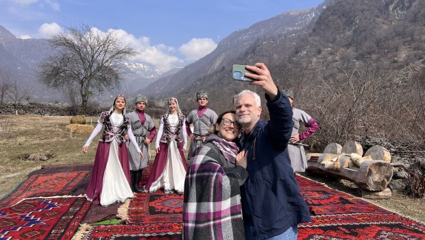 ABŞ səfirindən Yel çərşənbəsi münasibətilə “öz dilimizdə” PAYLAŞIM - FOTO