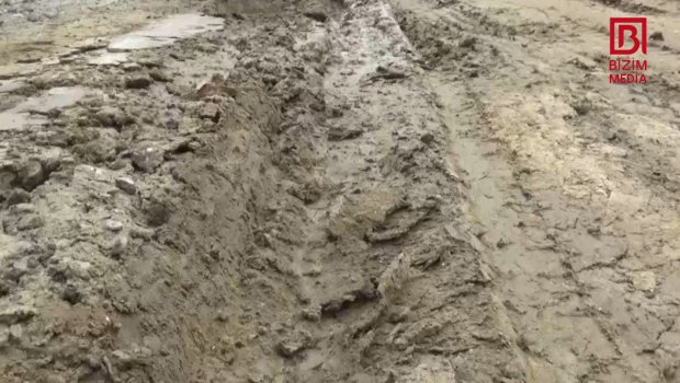 Salyanda kanalizasiya çəkməyə gəldilər, yolları bərbad hala saldılar... – FOTO 