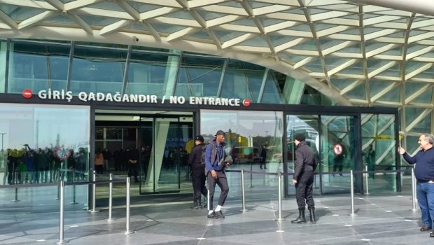 Vətənə qayıdan “Qarabağ”ı azarkeşlər belə qarşıladılar - FOTO/VİDEO